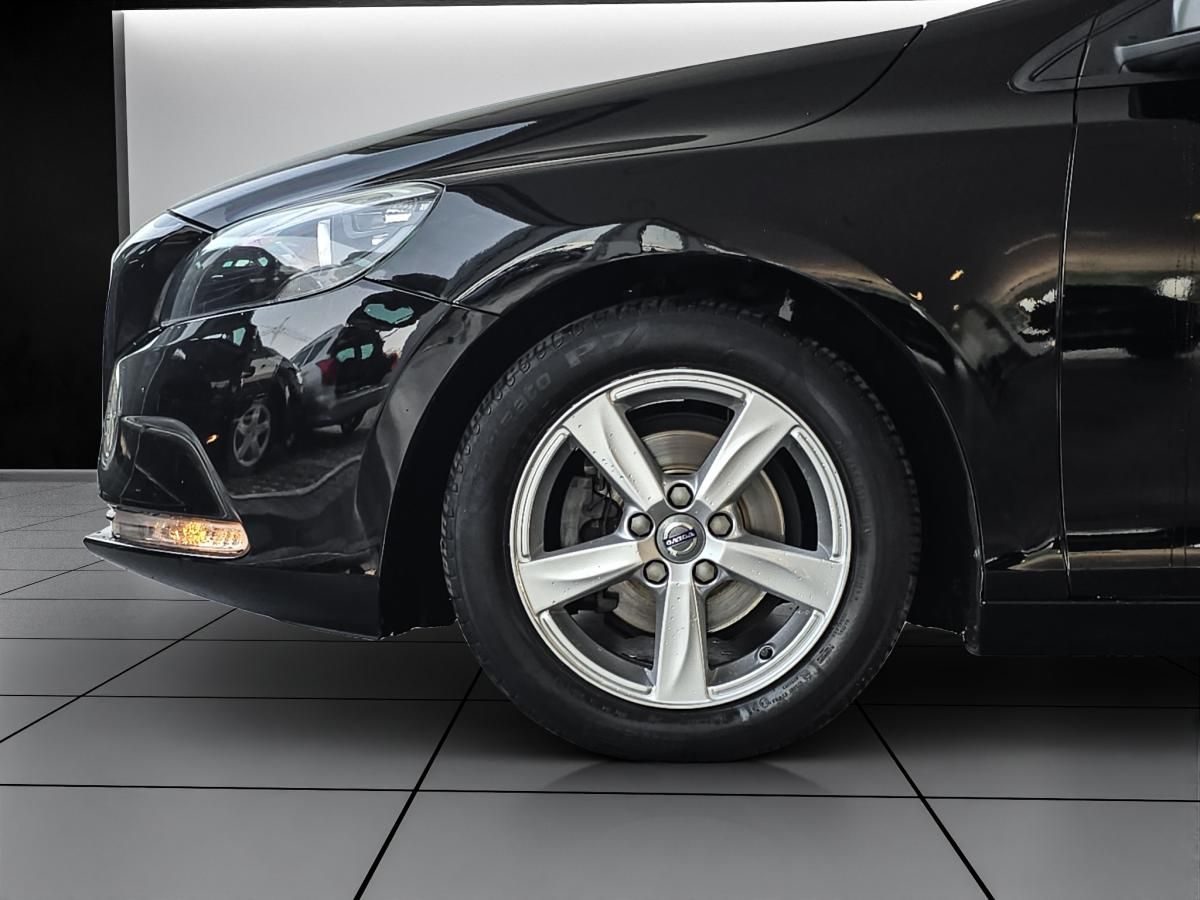 volvo-v40-2016-diesel-1969cc