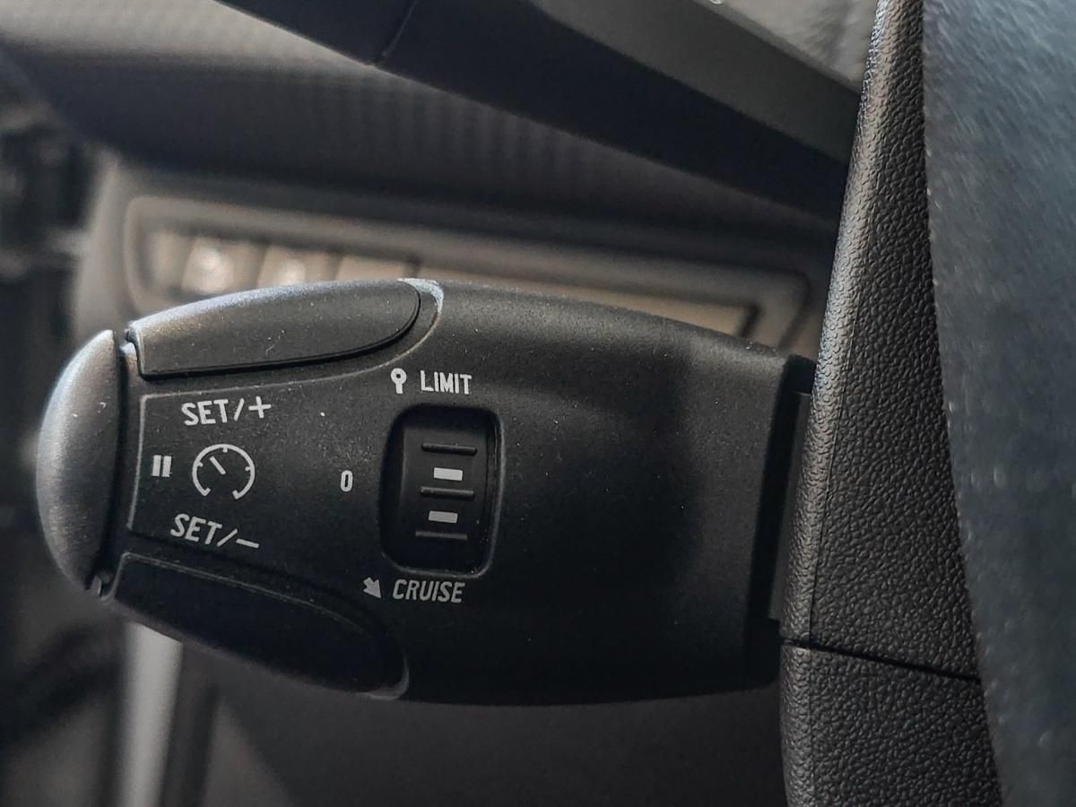peugeot-208-2016-gasolina-1199cc