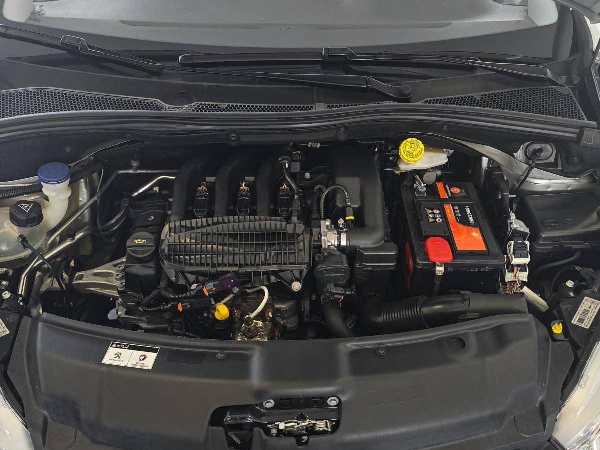 peugeot-208-2016-gasolina-1199cc
