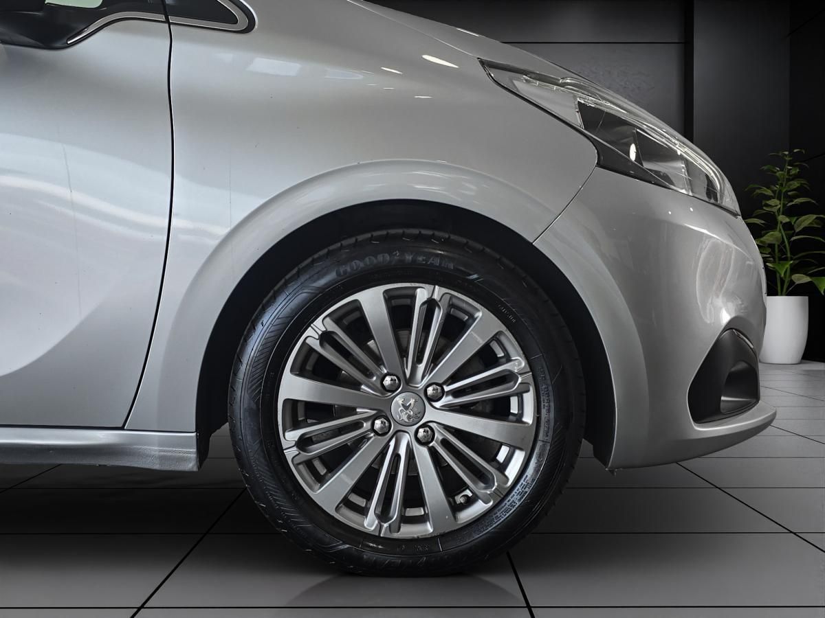 peugeot-208-2016-gasolina-1199cc