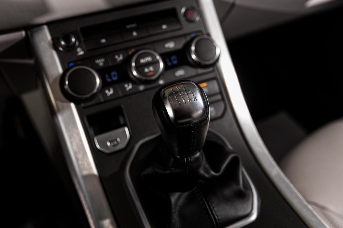 land-rover-range-rover-evoque-2015-diesel-2179cc