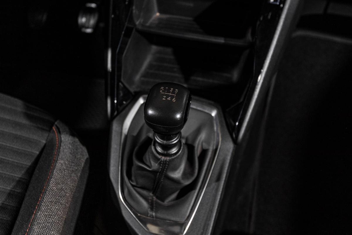 peugeot-2008-2022-diesel-1499cc