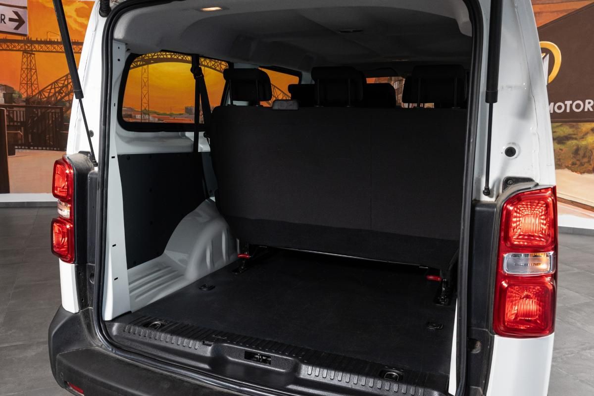 peugeot-traveller-2021-diesel-1499cc