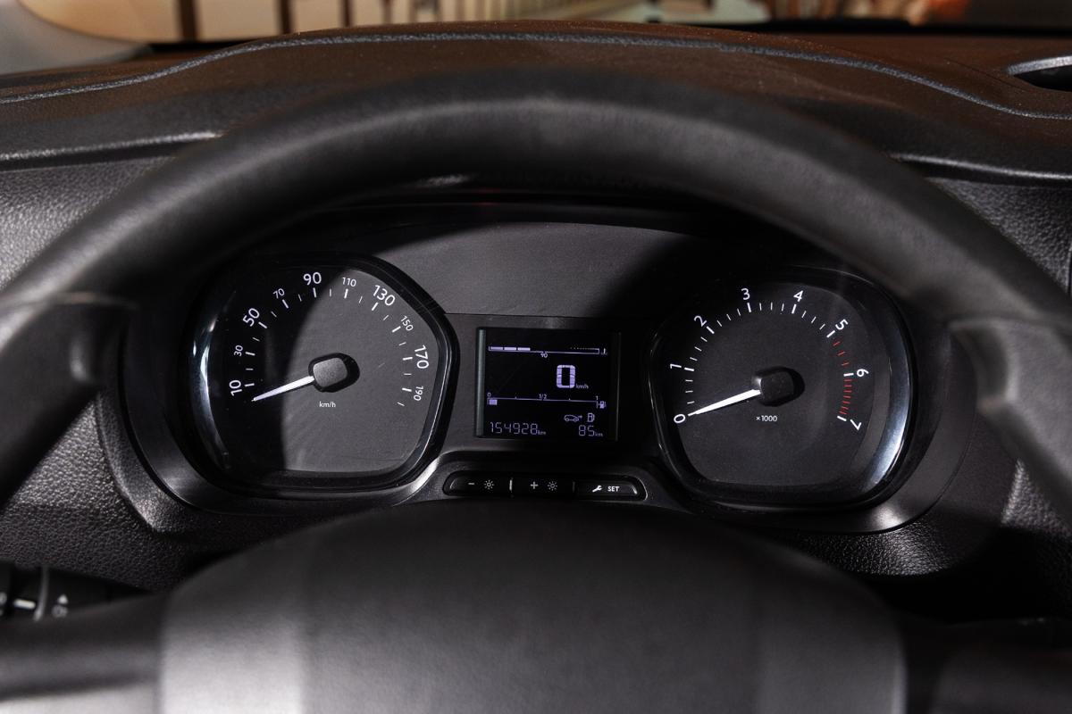 peugeot-traveller-2021-diesel-1499cc