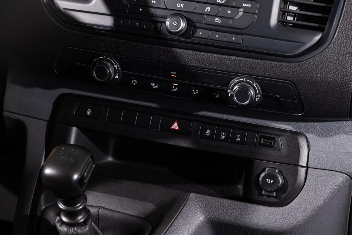 peugeot-traveller-2021-diesel-1499cc