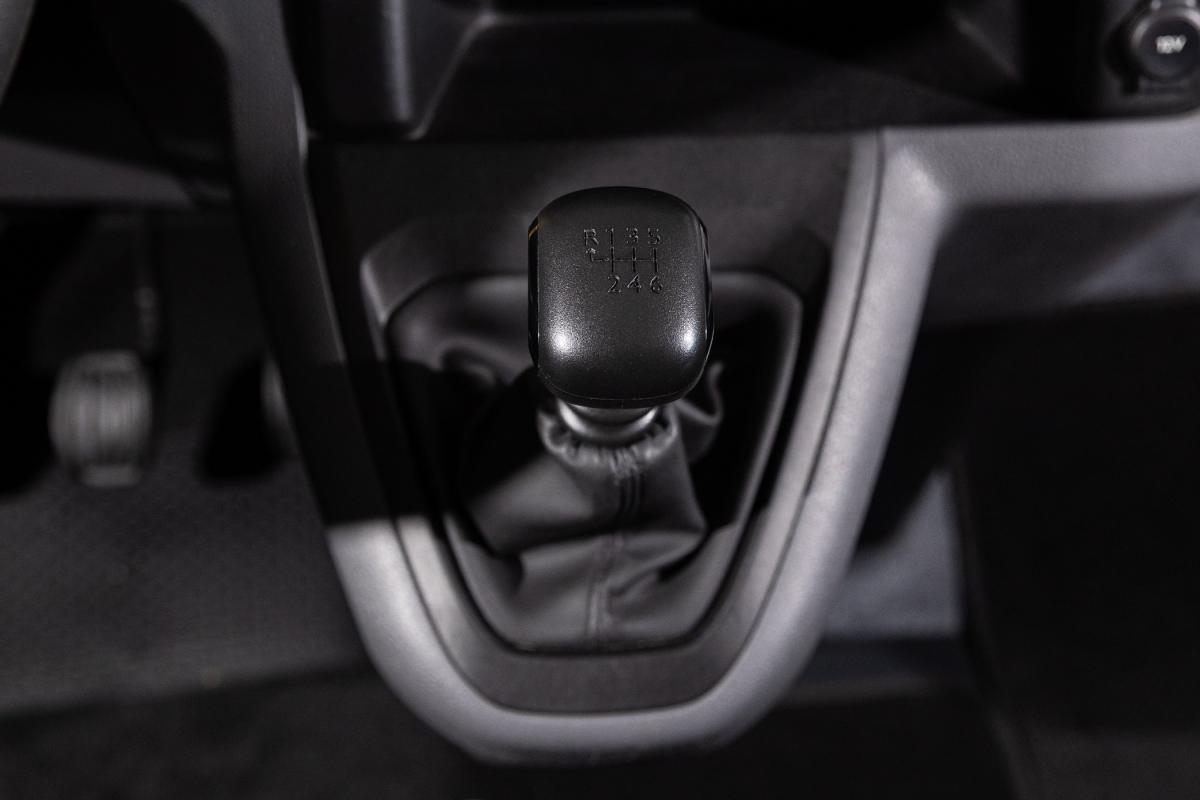 peugeot-traveller-2021-diesel-1499cc