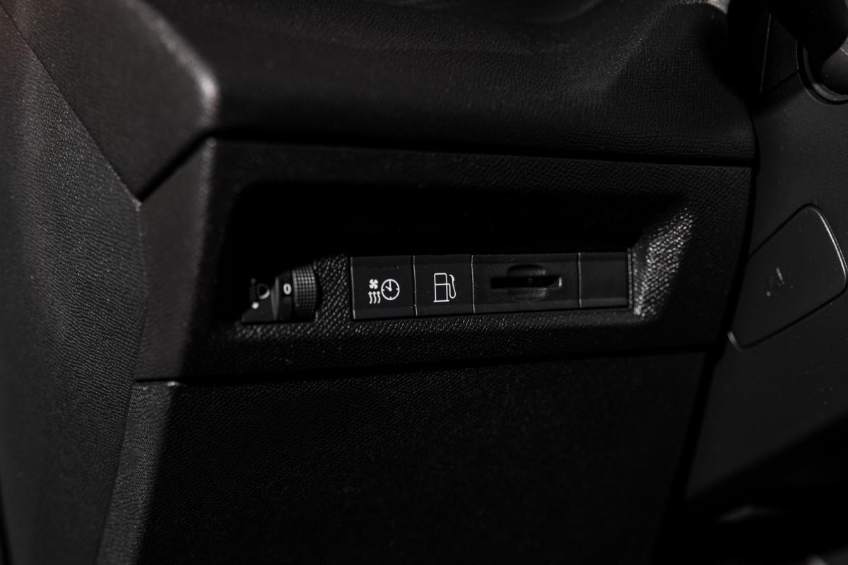 peugeot-308-2022-hibrido-a-gasolina-1598cc