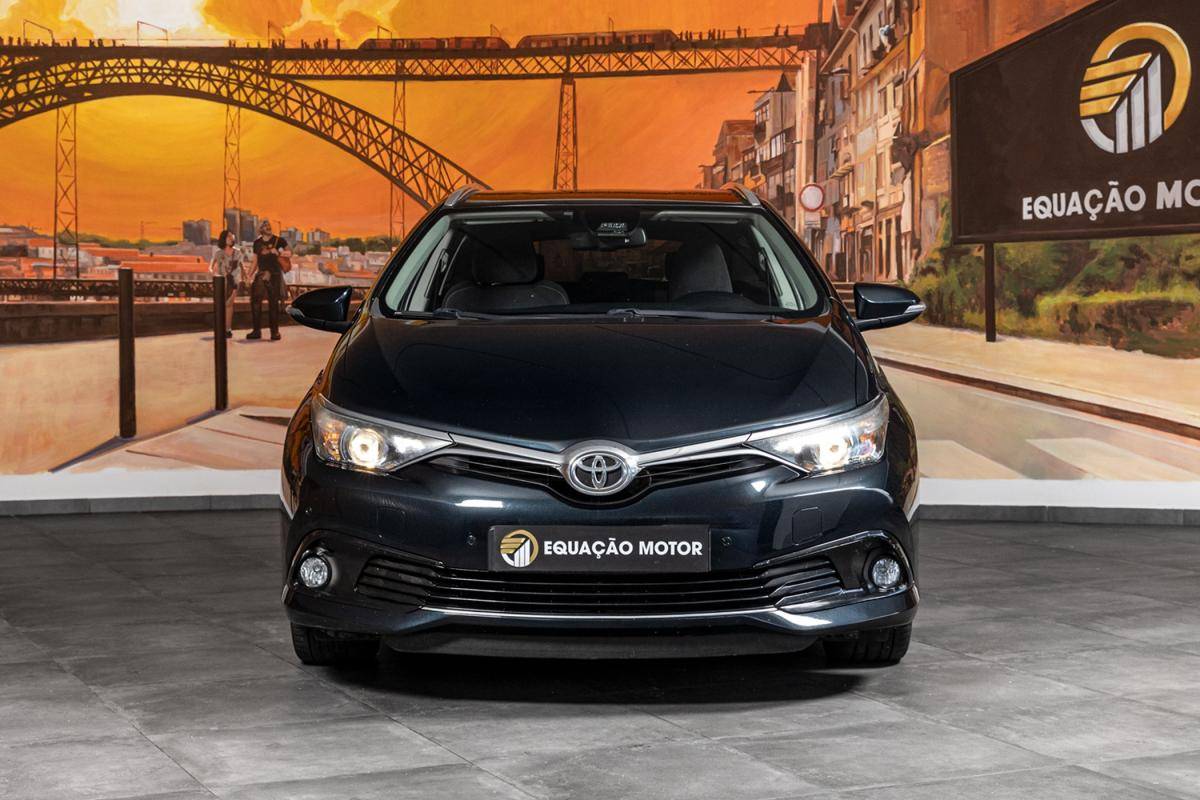 toyota-auris-touring-sports-2017-diesel-1598cc