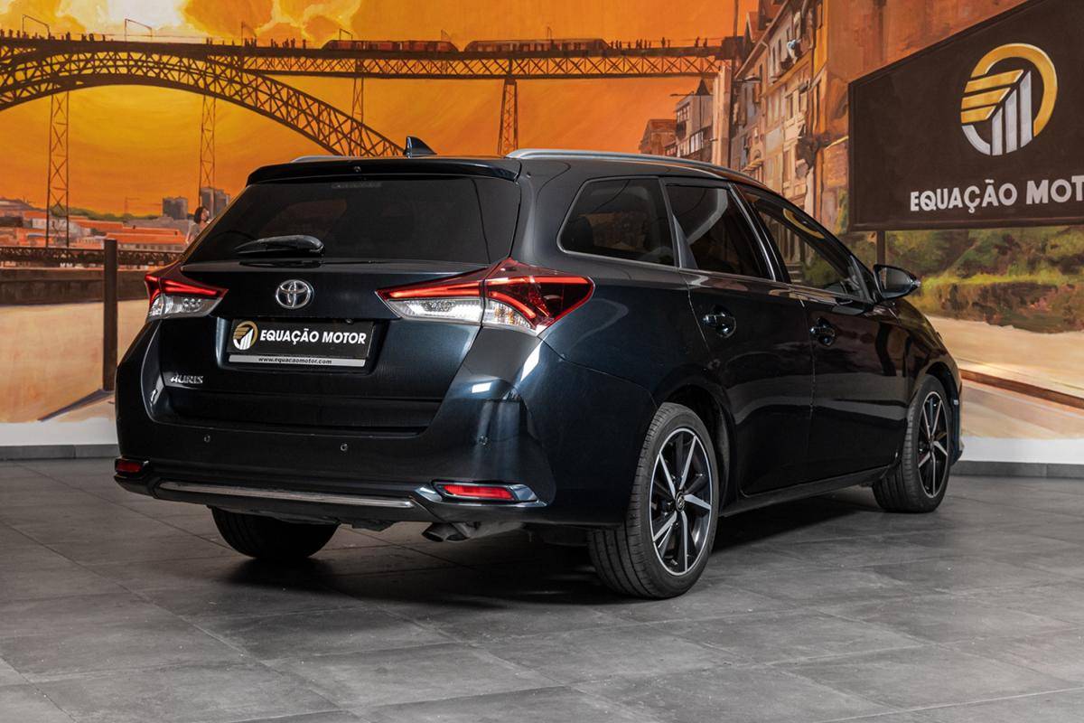 toyota-auris-touring-sports-2017-diesel-1598cc