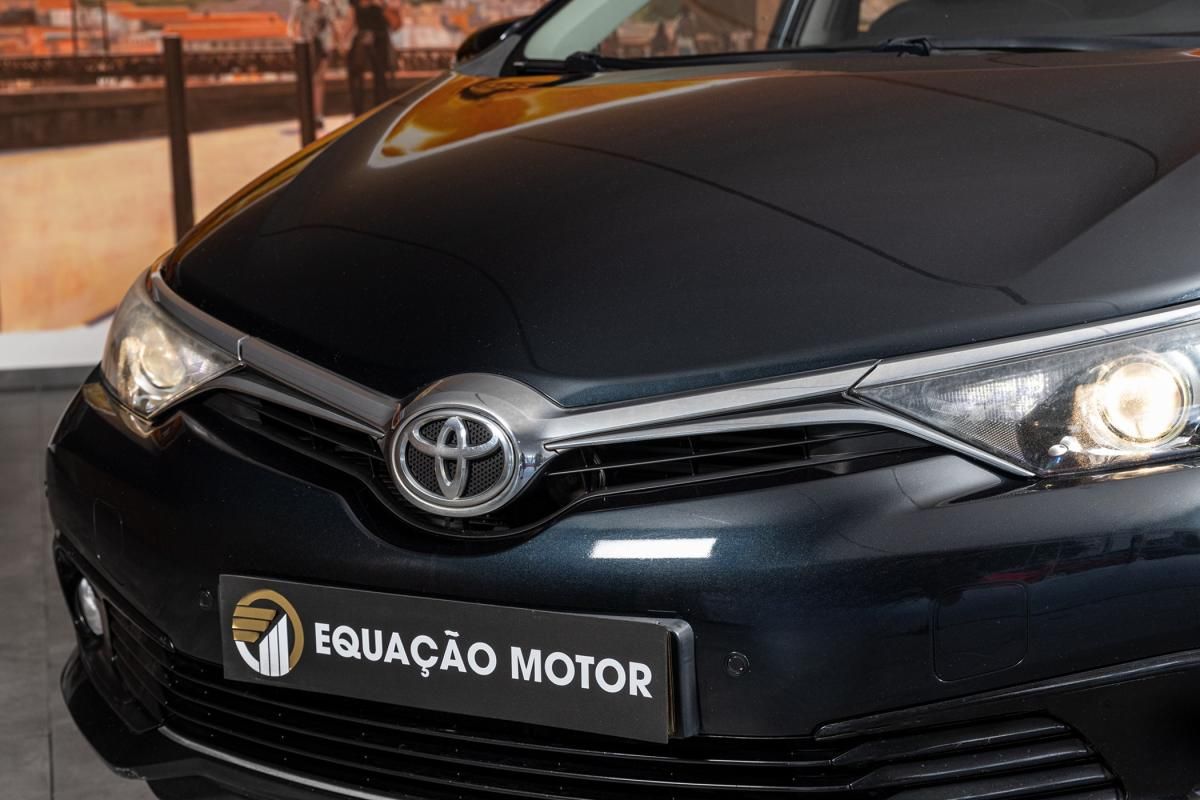toyota-auris-touring-sports-2017-diesel-1598cc