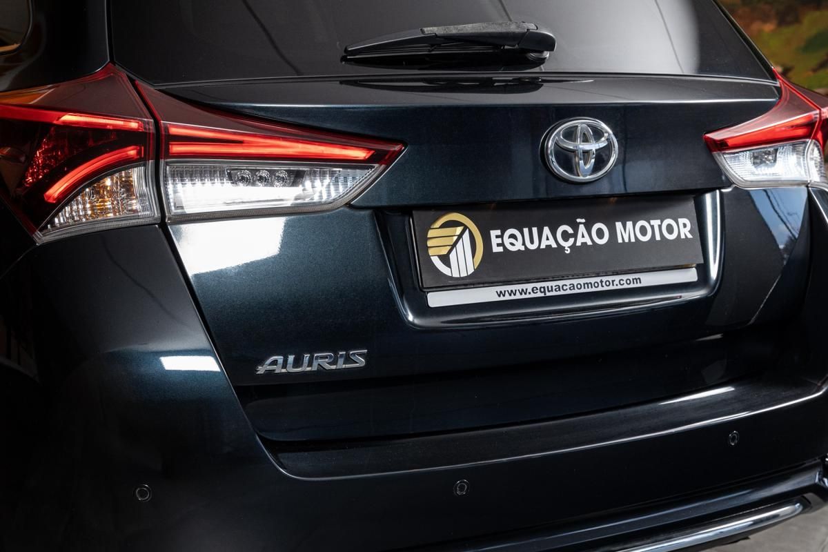 toyota-auris-touring-sports-2017-diesel-1598cc