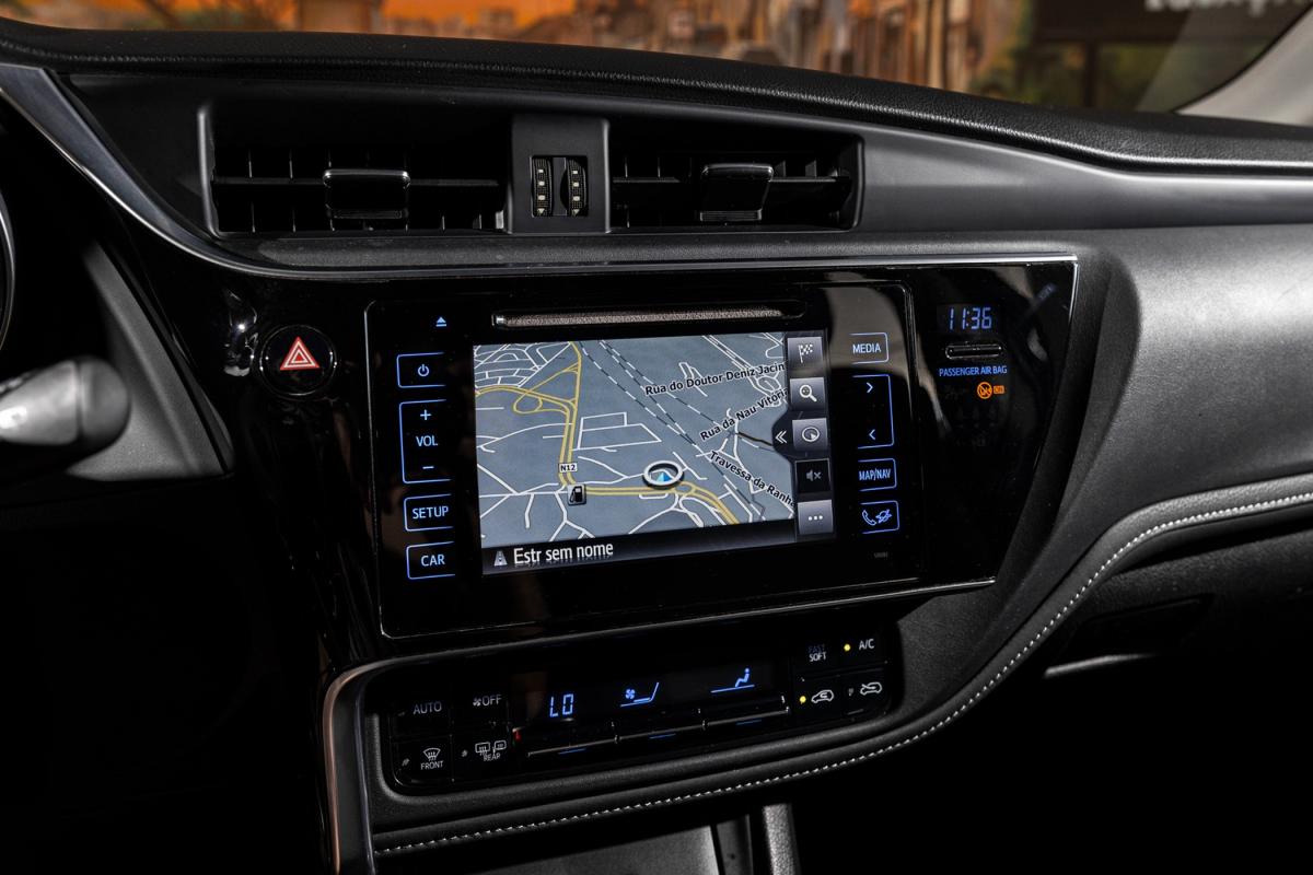toyota-auris-touring-sports-2017-diesel-1598cc