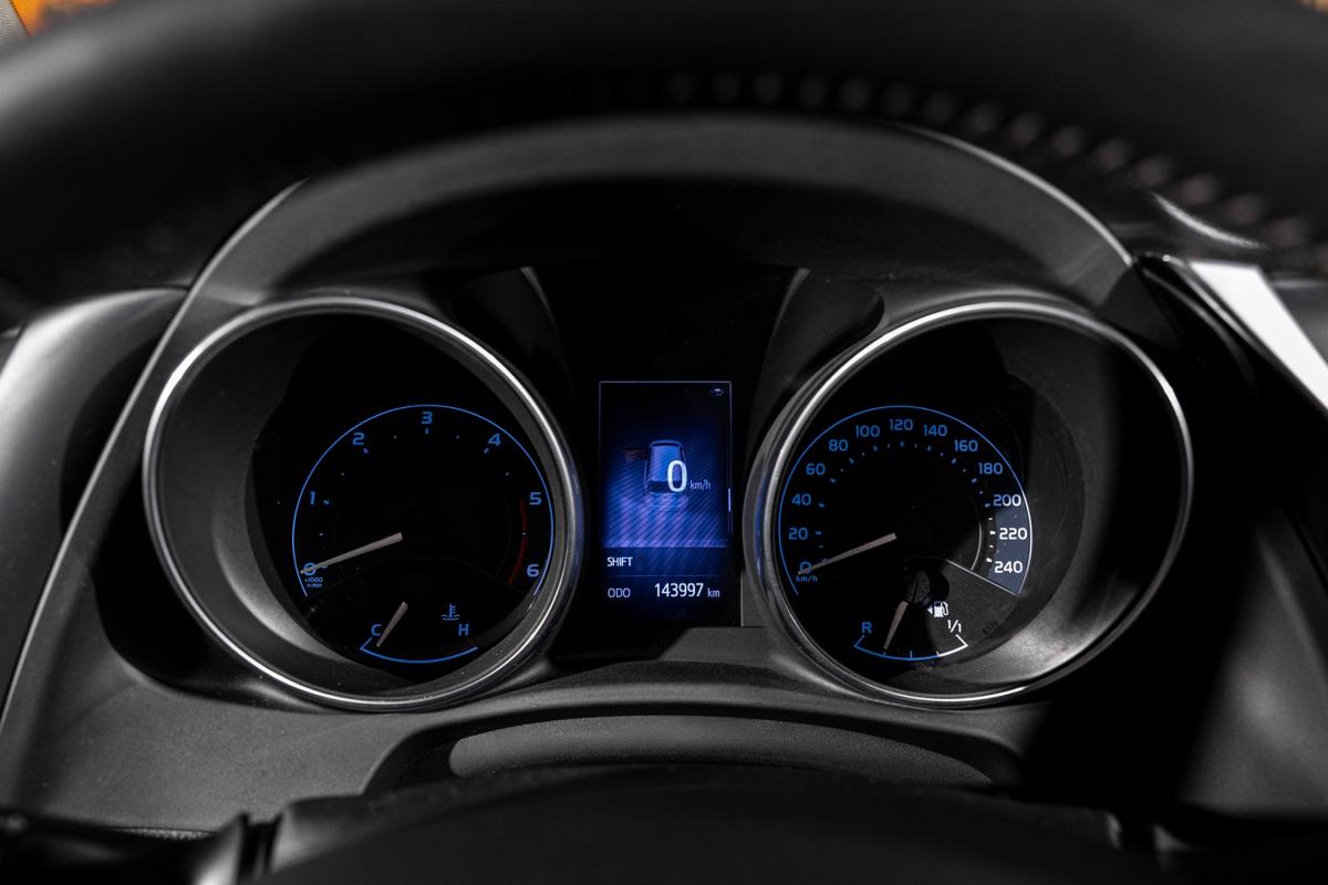 toyota-auris-touring-sports-2017-diesel-1598cc