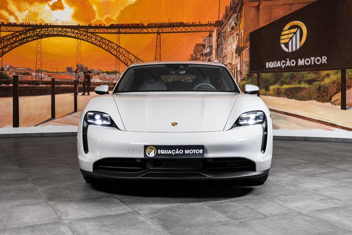 porsche-taycan-2020-eletrico-0cc