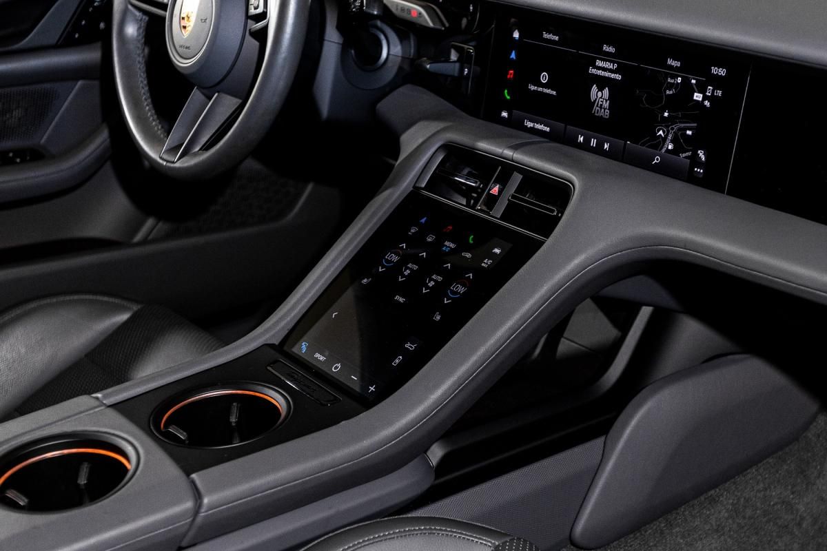 porsche-taycan-2020-eletrico-0cc