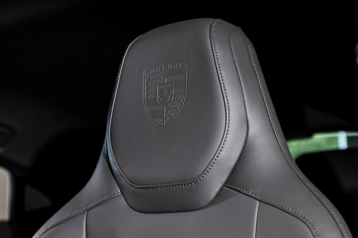porsche-taycan-2020-eletrico-0cc