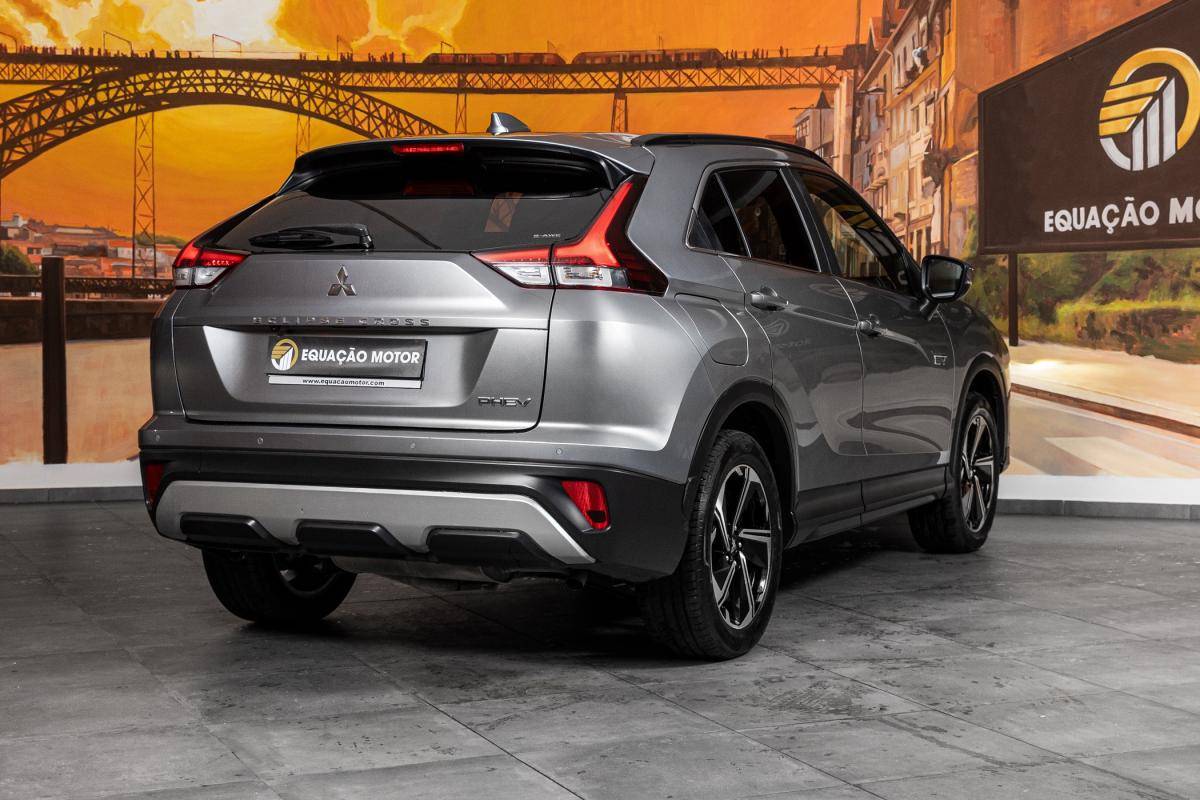 mitsubishi-eclipse-cross-2022-hibrido-a-gasolina-2360cc
