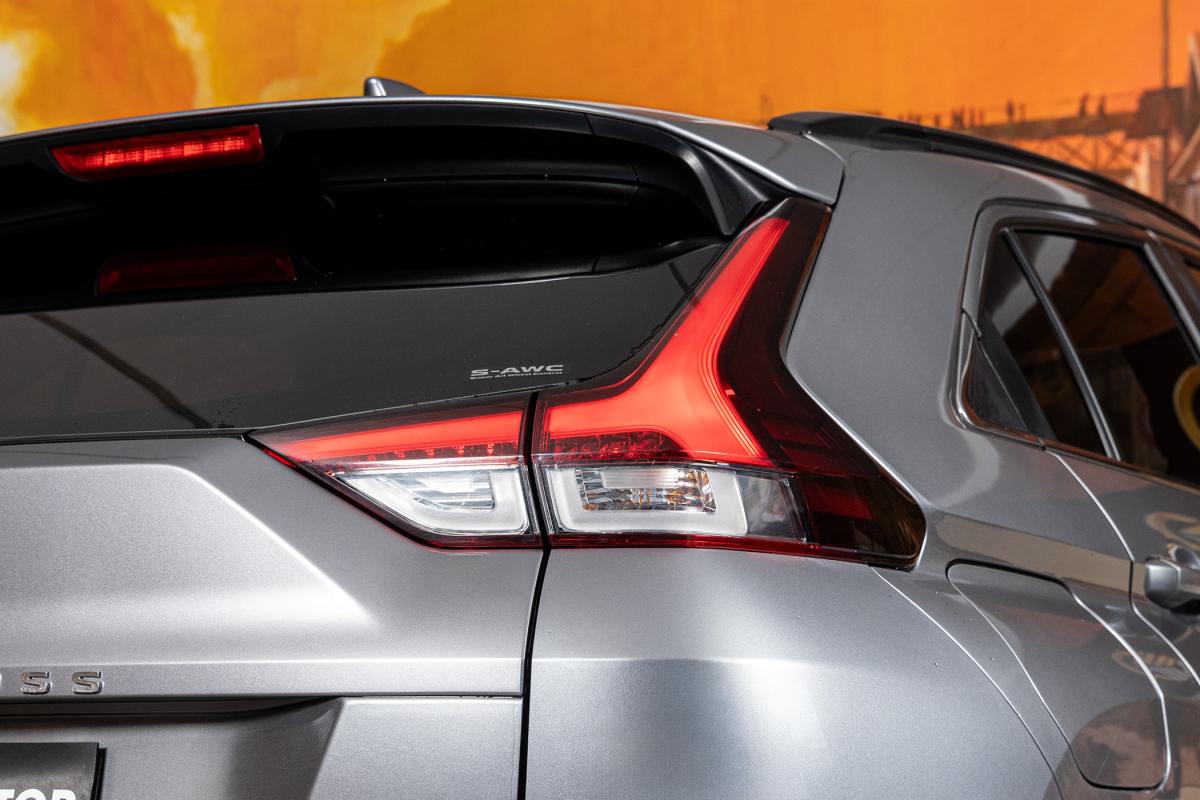 mitsubishi-eclipse-cross-2022-hibrido-a-gasolina-2360cc