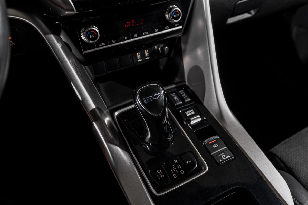 mitsubishi-eclipse-cross-2022-hibrido-a-gasolina-2360cc