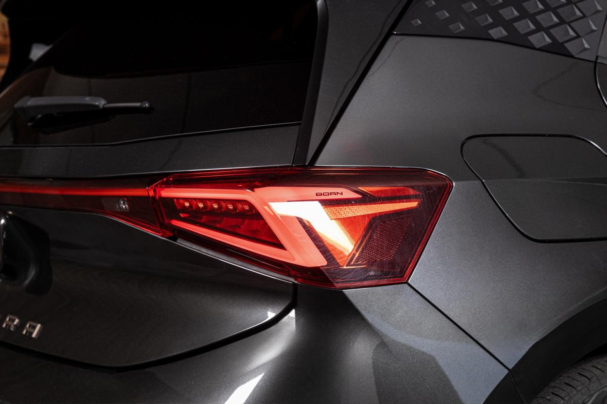 cupra-born-2024-eletrico-500cc