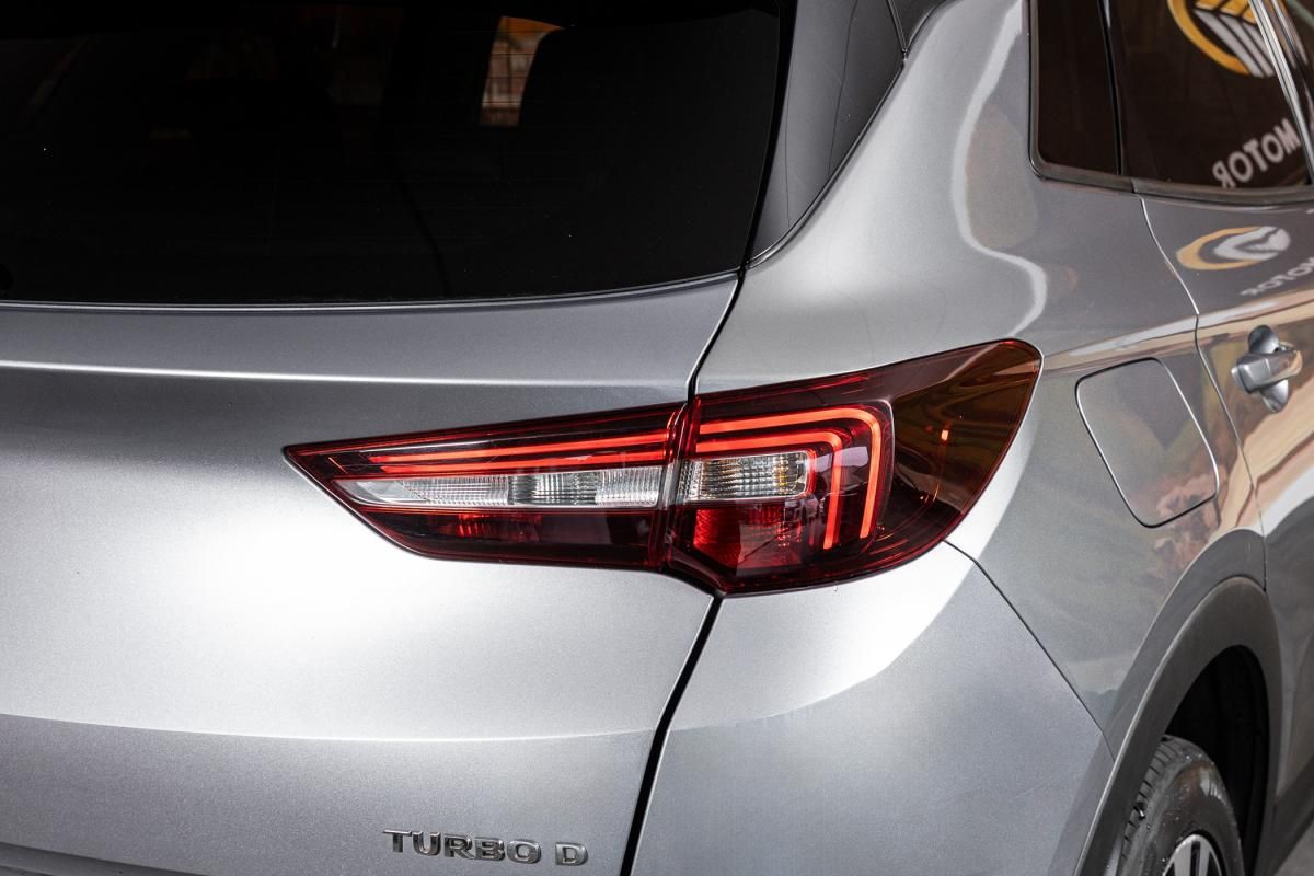 opel-grandland-x-2017-diesel-1560cc