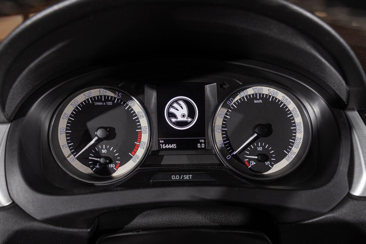 skoda-rapid-spaceback-2016-diesel-1422cc