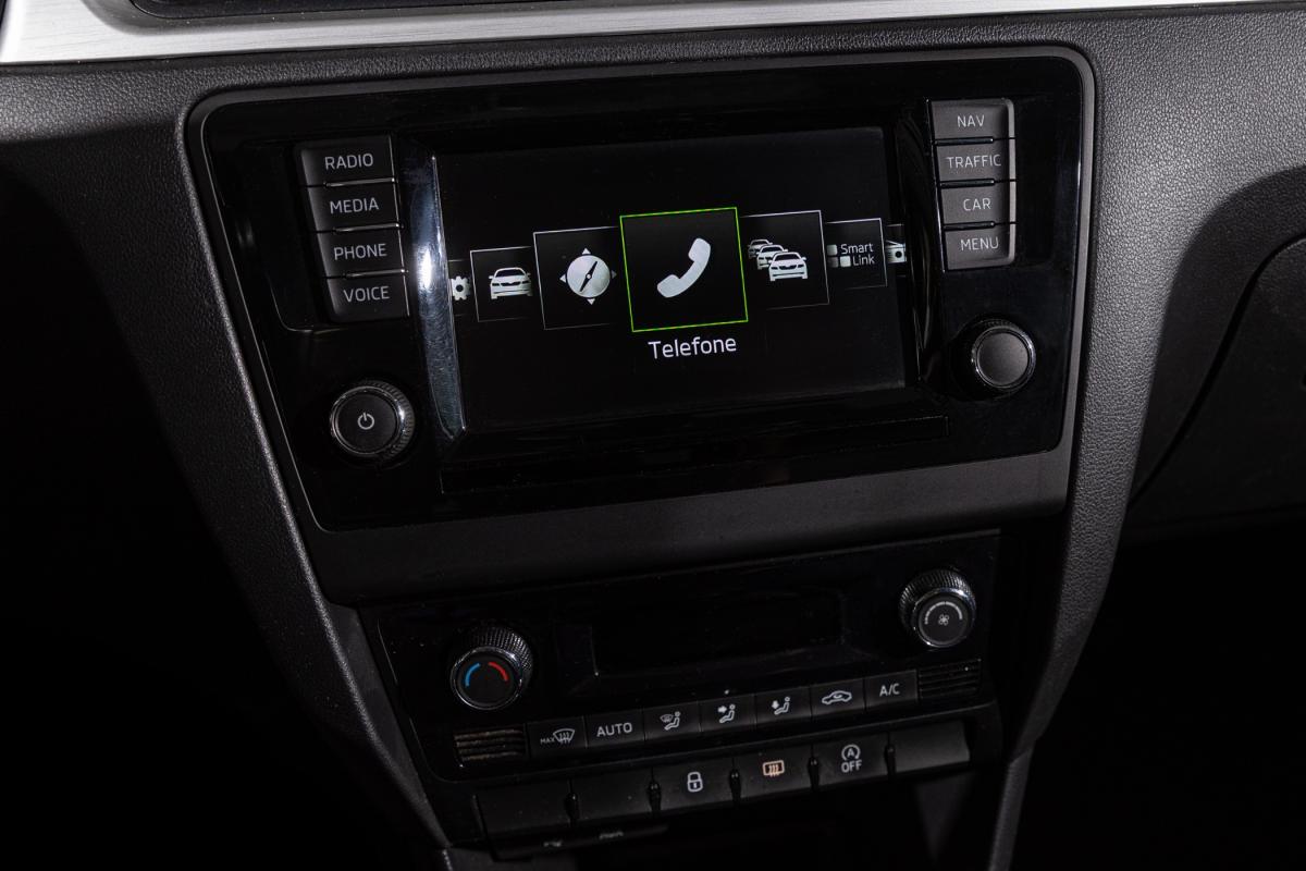skoda-rapid-spaceback-2016-diesel-1422cc