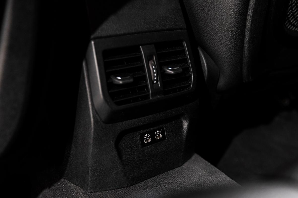 bmw-serie-1-2024-gasolina-1499cc