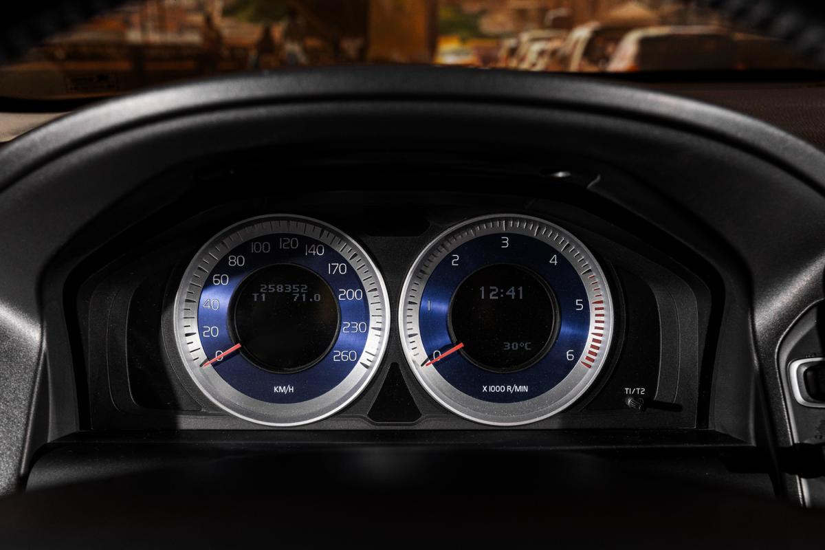 volvo-xc60-2011-diesel-1984cc