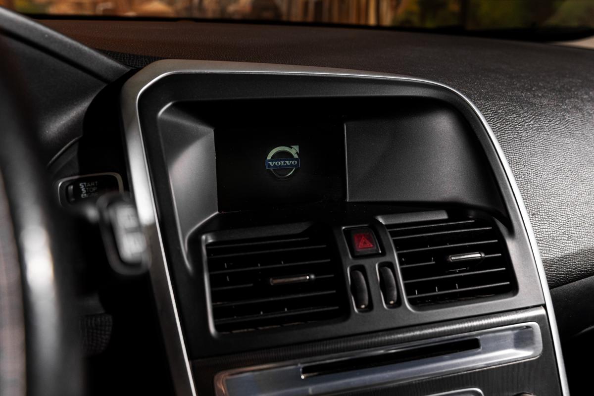 volvo-xc60-2011-diesel-1984cc