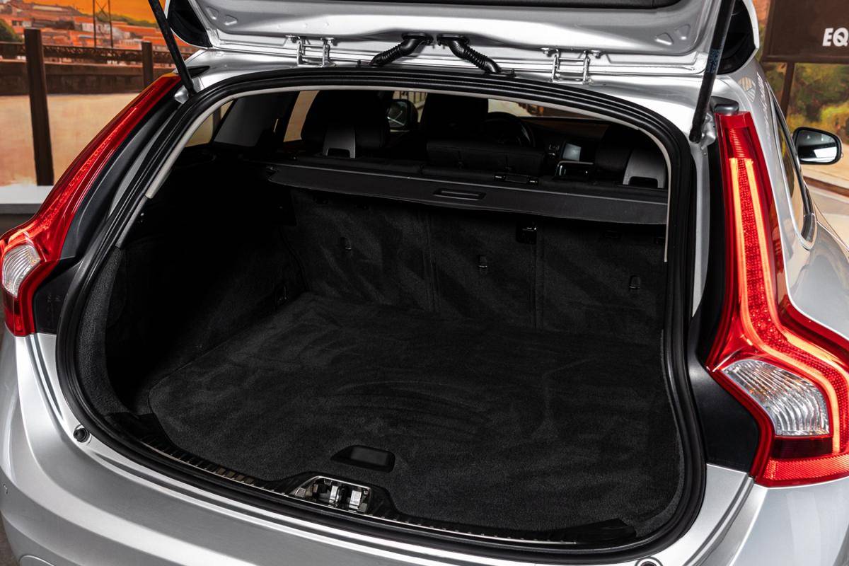 volvo-v60-2014-diesel-1969cc