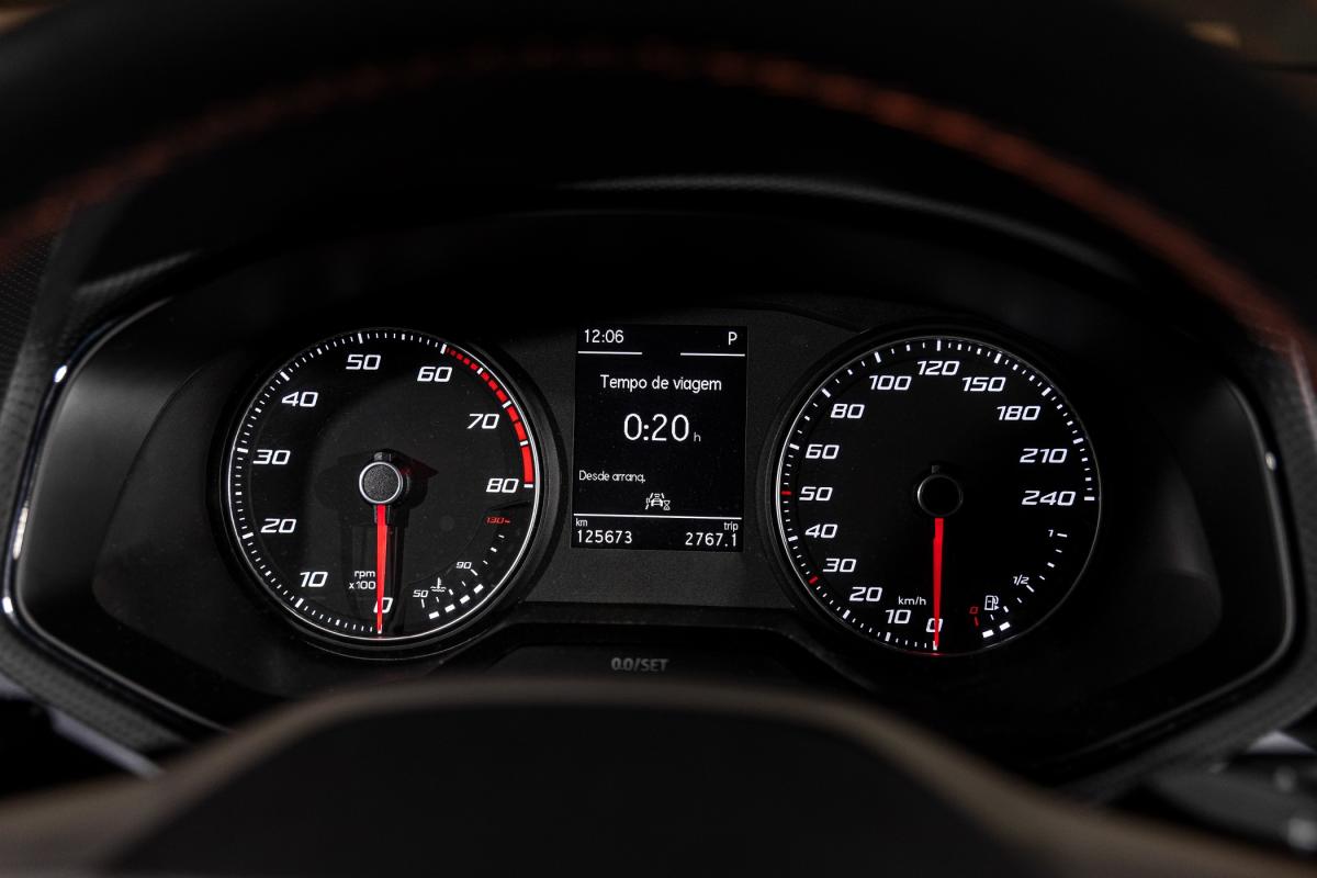 seat-arona-2023-gasolina-999cc