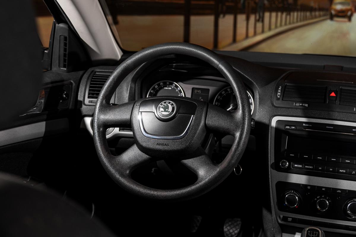 skoda-octavia-break-2012-diesel-1598cc