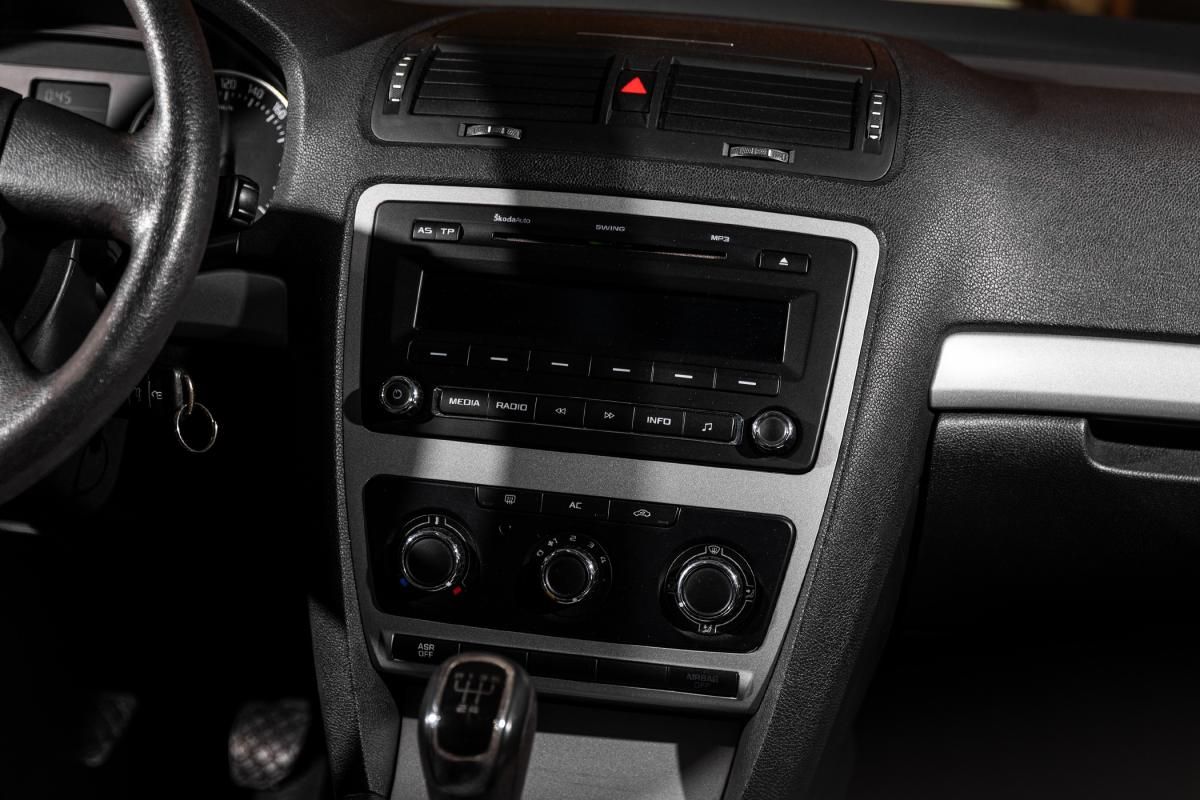 skoda-octavia-break-2012-diesel-1598cc