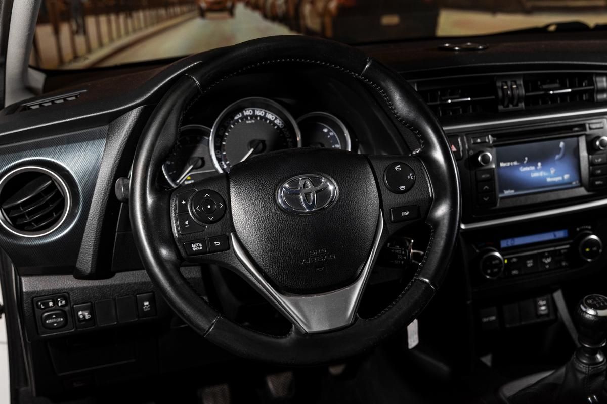toyota-auris-touring-sports-2015-diesel-1364cc
