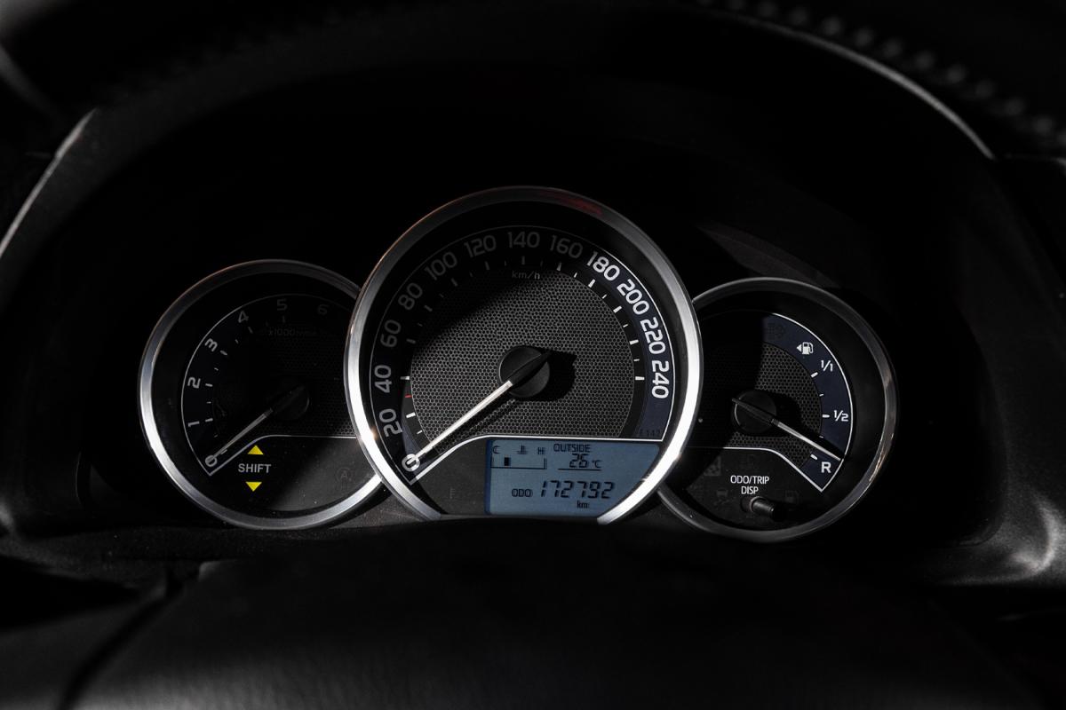 toyota-auris-touring-sports-2015-diesel-1364cc