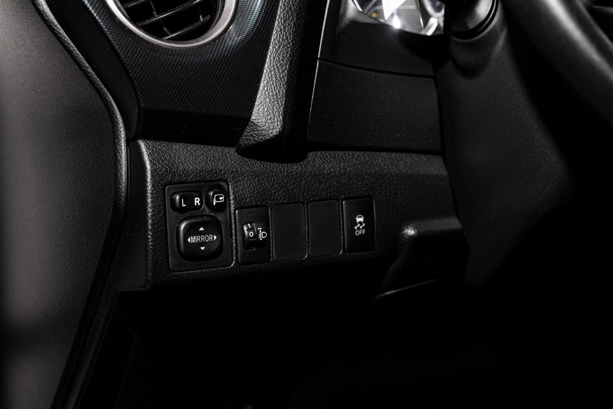 toyota-auris-touring-sports-2015-diesel-1364cc