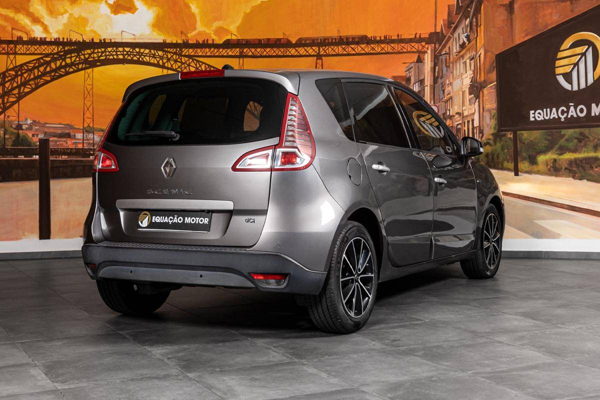 renault-scenic-2011-diesel-1598cc