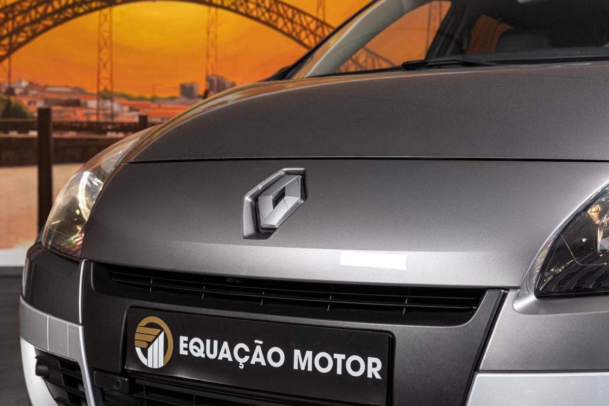 renault-scenic-2011-diesel-1598cc