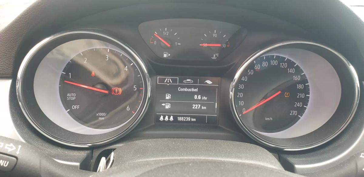 opel-astra-sport-tourer-2017-diesel-1598cc