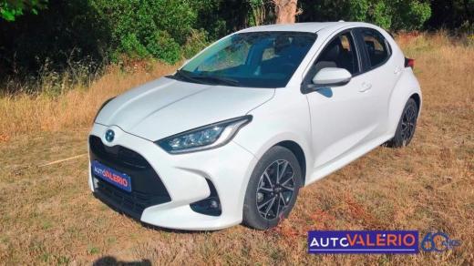 toyota-yaris-2023-hibrido-a-gasolina-1490cc