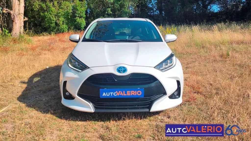 toyota-yaris-2023-hibrido-a-gasolina-1490cc