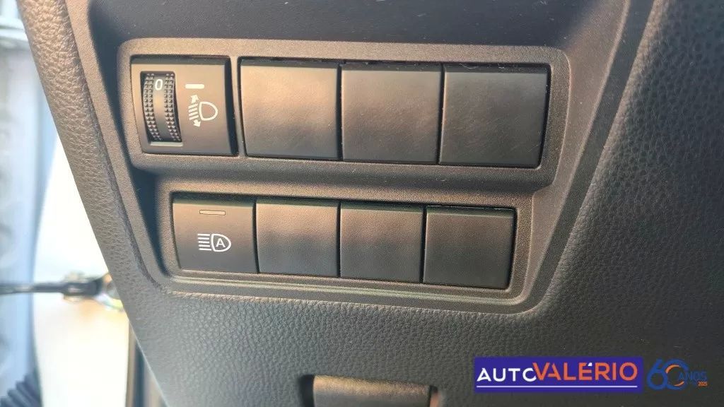 toyota-yaris-2023-hibrido-a-gasolina-1490cc
