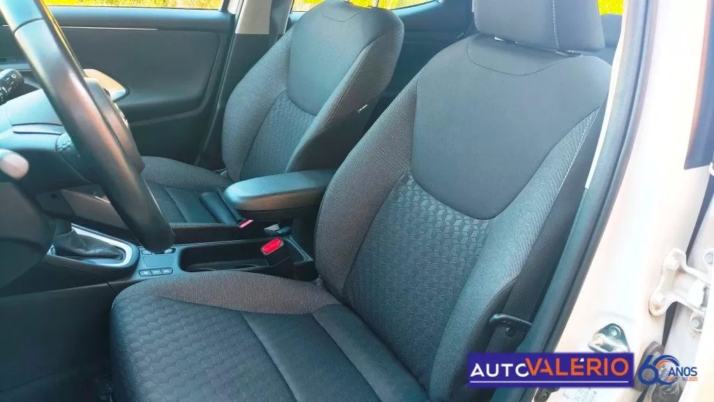 toyota-yaris-2023-hibrido-a-gasolina-1490cc