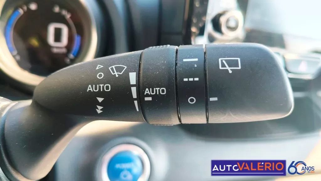 toyota-yaris-2023-hibrido-a-gasolina-1490cc