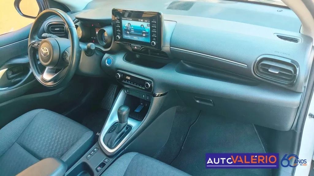 toyota-yaris-2023-hibrido-a-gasolina-1490cc