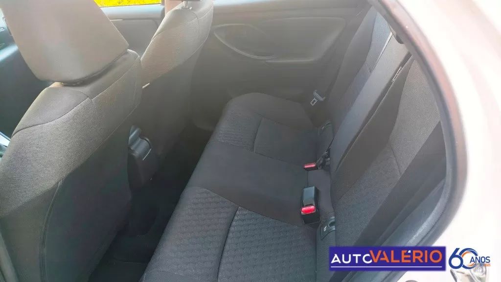 toyota-yaris-2023-hibrido-a-gasolina-1490cc