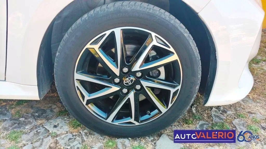 toyota-yaris-2023-hibrido-a-gasolina-1490cc