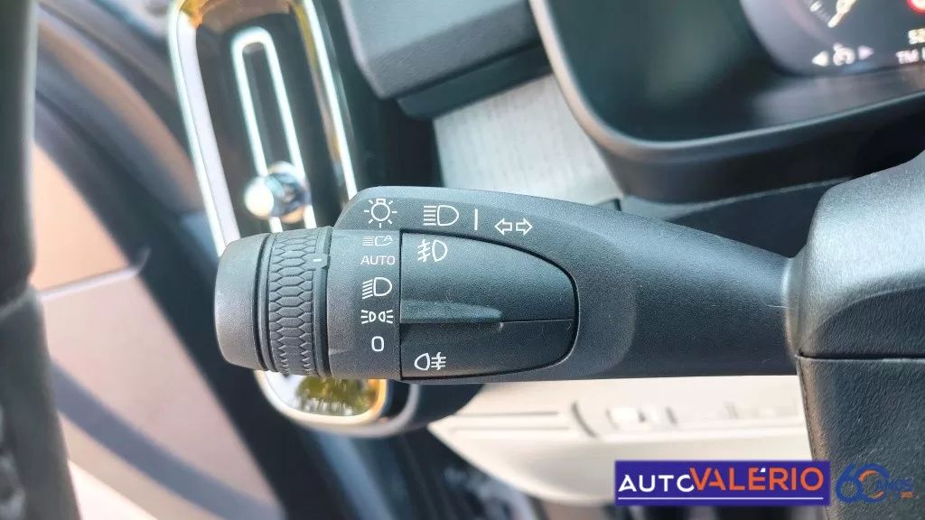 volvo-xc40-2022-hibrido-1477cc