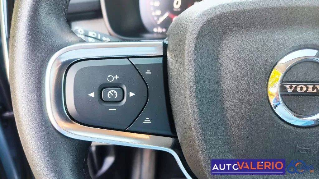 volvo-xc40-2022-hibrido-1477cc